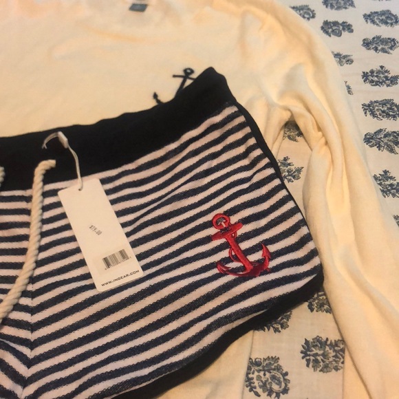 NWOT Old Navy nautical anchor sweater, shorts - Picture 3 of 3